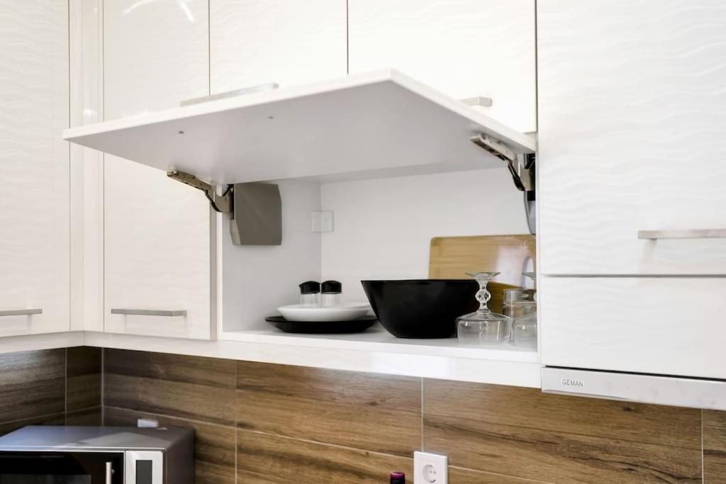 Artemis Modern Apartment เอเธนส์ ภายนอก รูปภาพ
